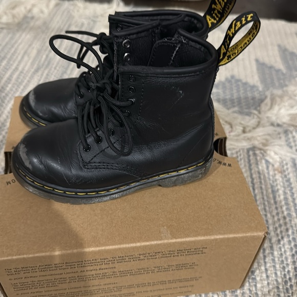 Dr Martens softy T toddler boots size 8US. - Picture 2 of 4